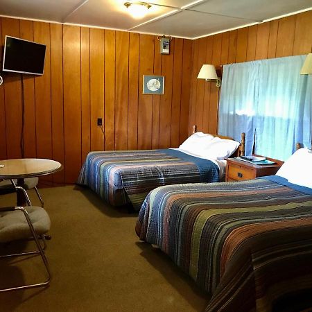 Chamber Lane Motel Round Lake Dış mekan fotoğraf