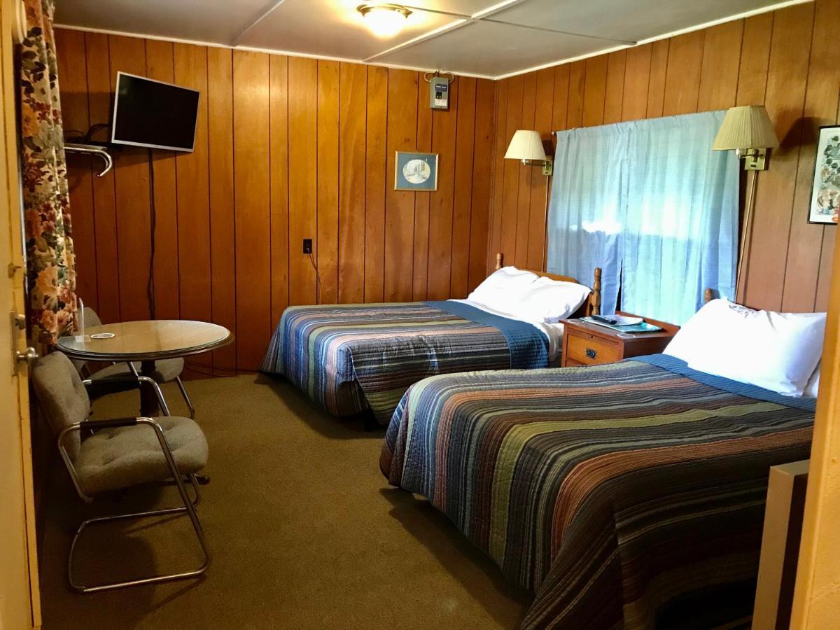 Chamber Lane Motel Round Lake Dış mekan fotoğraf