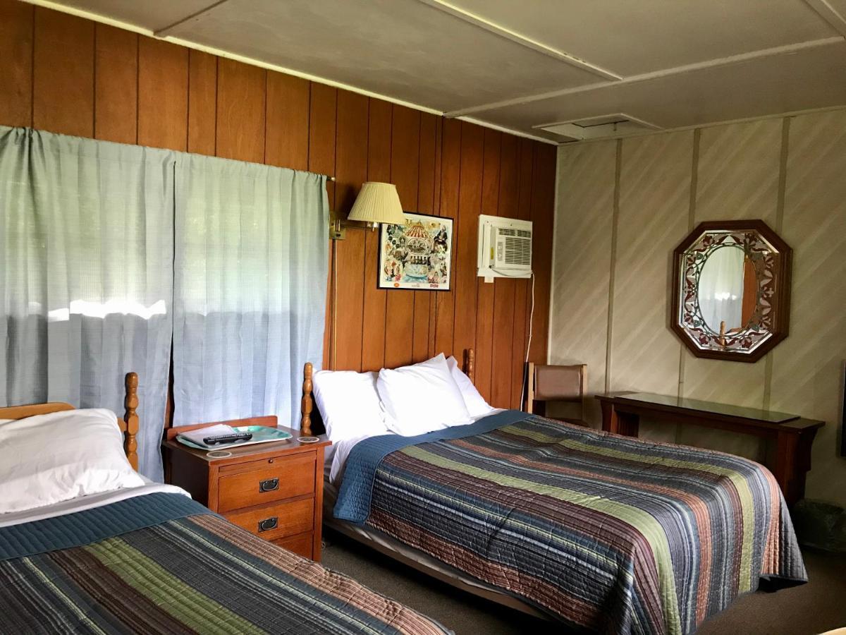 Chamber Lane Motel Round Lake Dış mekan fotoğraf