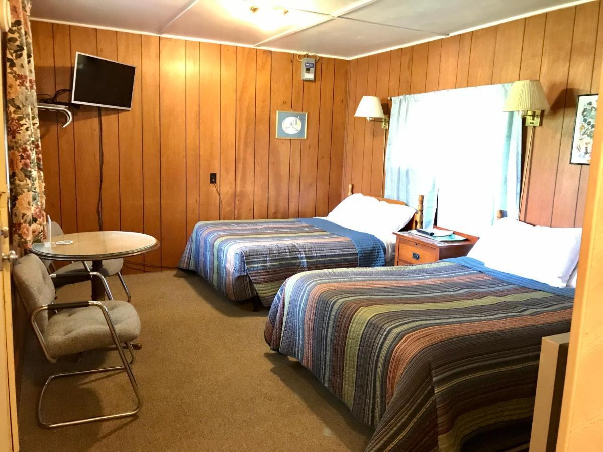 Chamber Lane Motel Round Lake Dış mekan fotoğraf