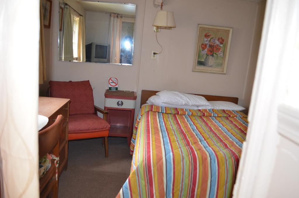 Chamber Lane Motel Round Lake Dış mekan fotoğraf