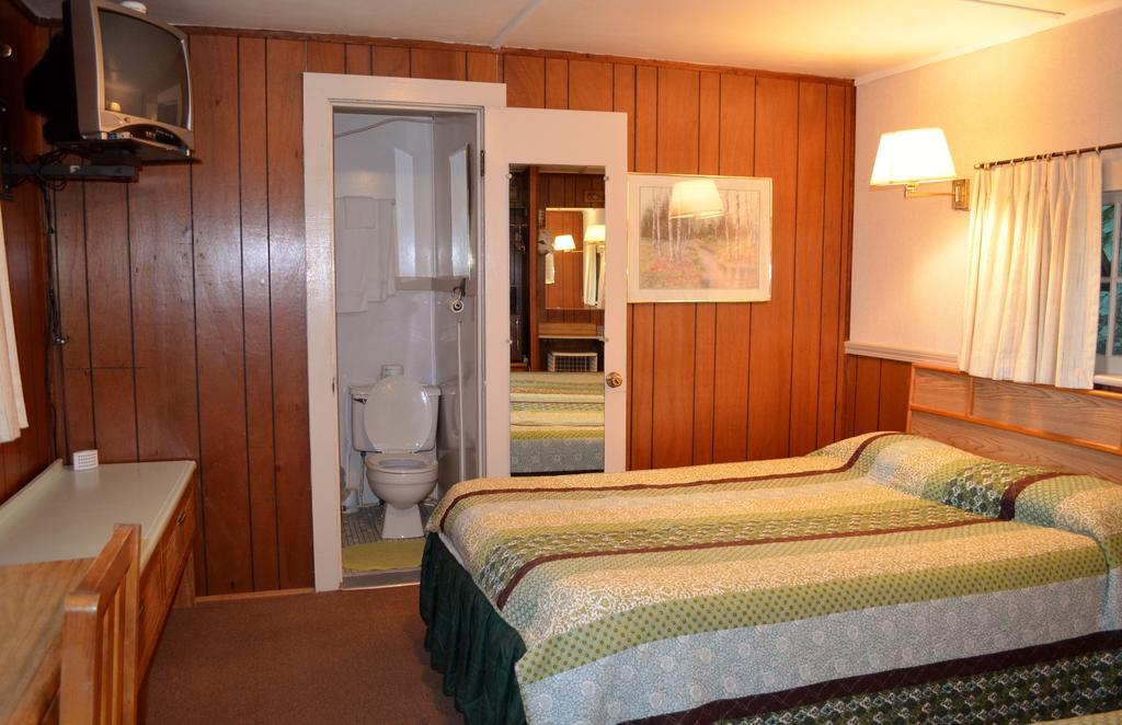 Chamber Lane Motel Round Lake Oda fotoğraf
