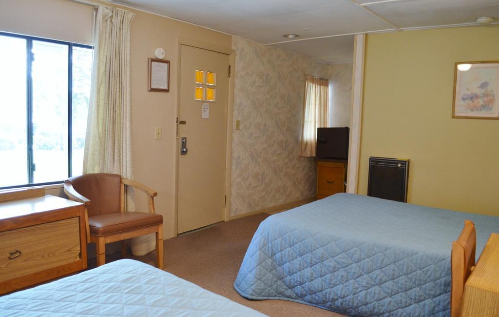 Chamber Lane Motel Round Lake Oda fotoğraf