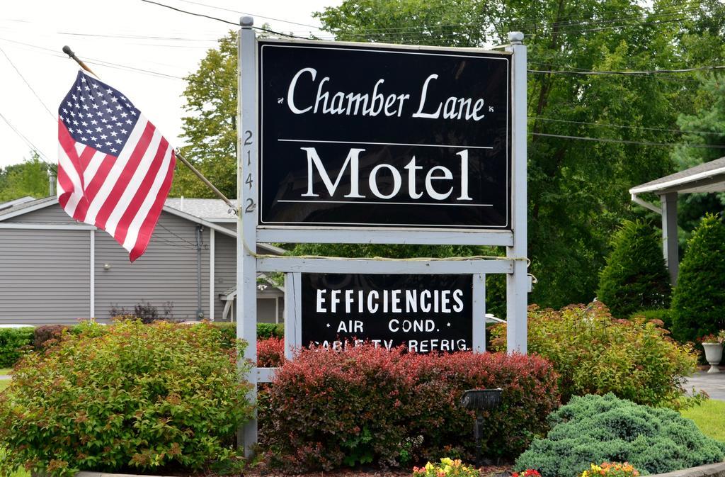 Chamber Lane Motel Round Lake Dış mekan fotoğraf